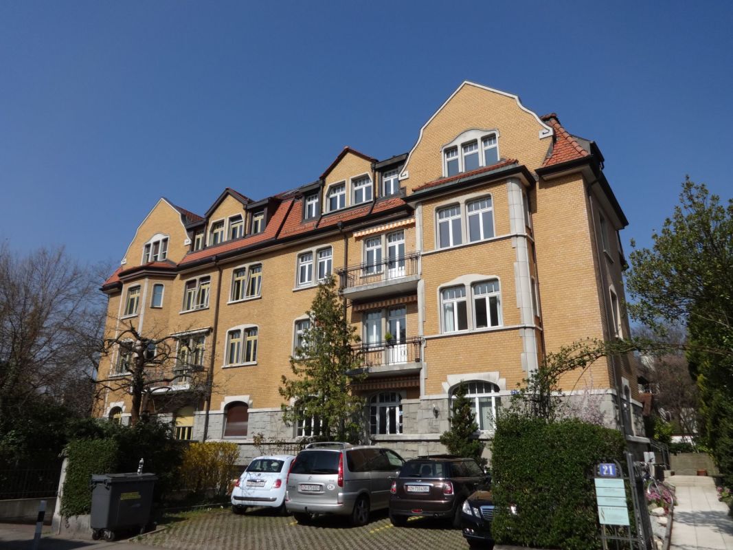 Praxisgebäude an der Alderstrasse 21 in Zürich